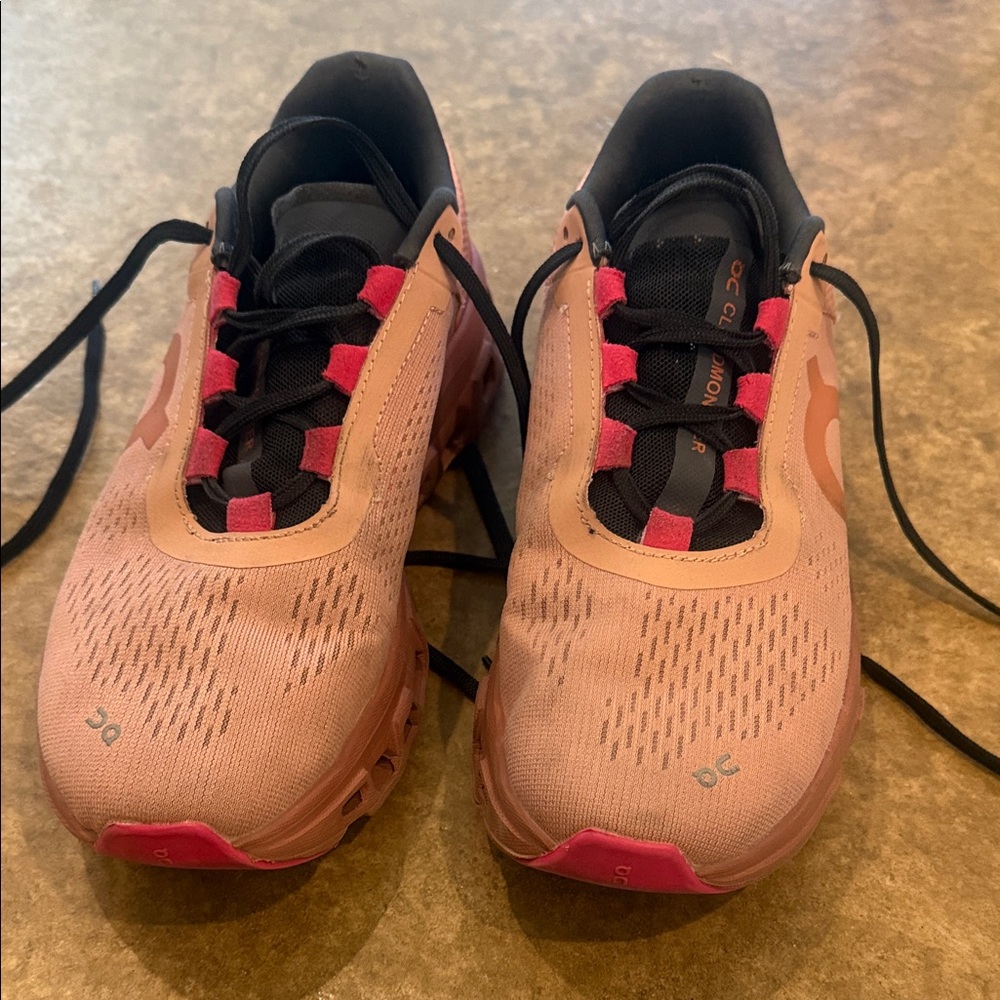 Pink and Black oncloud Athletic Shoes